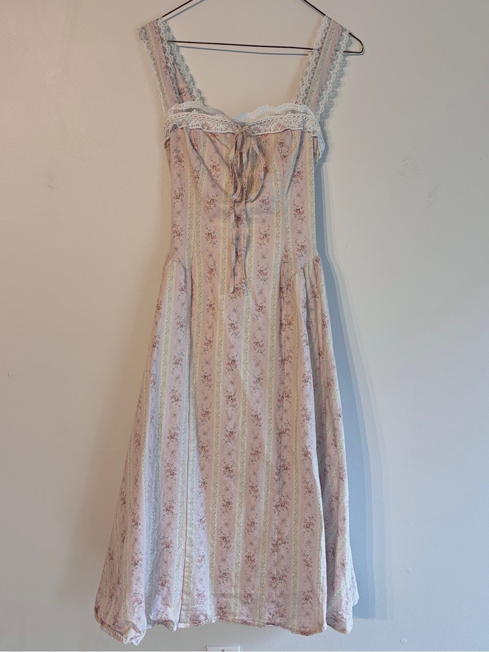 Cider SWEETHEART DITSY FLORAL LACE UP MAXI DRESS - size S - Picture 2 of 4